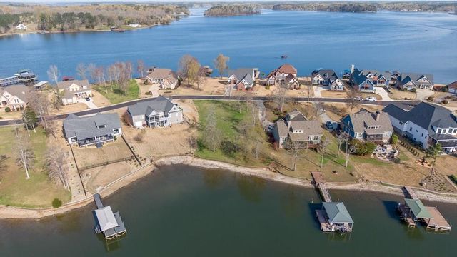 128 Gardenia Dr, Ninety Six, SC 29666