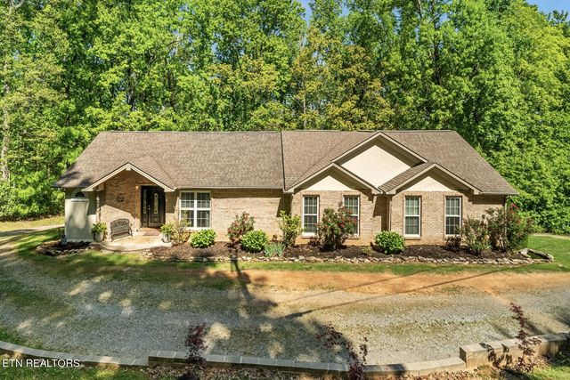 150 Briarcliff Rd, Sweetwater, TN 37874