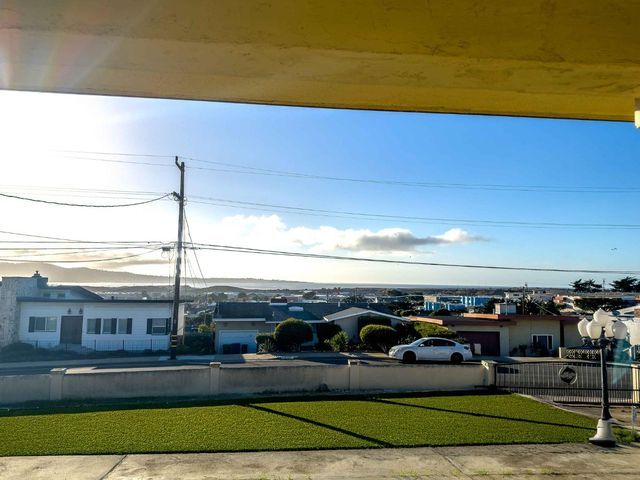 1976 Grandview St, Seaside, CA 93955