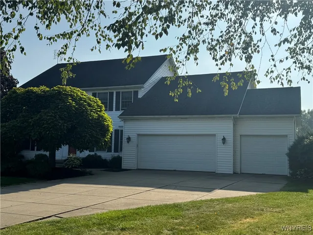 8610 Appleton Ct, East Amherst, NY 14051