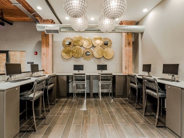 445 E  Illinois St #4452702, Chicago, IL 60611