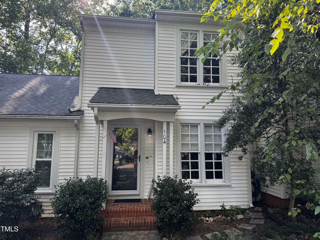 104 Greenmont Ln, Cary, NC 27511