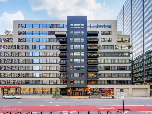 130 S  Canal St #306, Chicago, IL 60606