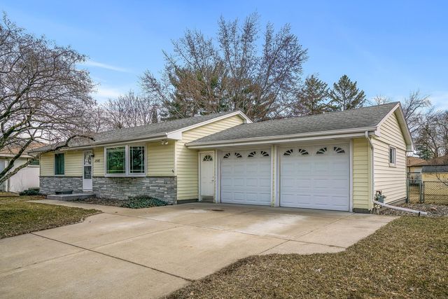 11543 Jonquil St NW, Coon Rapids, MN 55433
