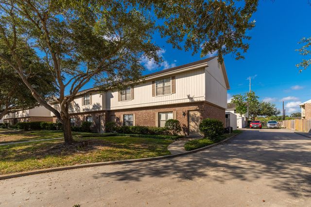 5501 Burnham Dr #3, Corpus Christi, TX 78413