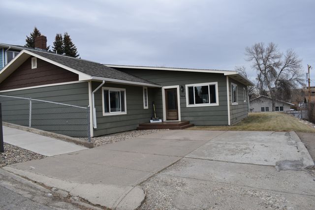 966 Marias Ave, Shelby, MT 59474