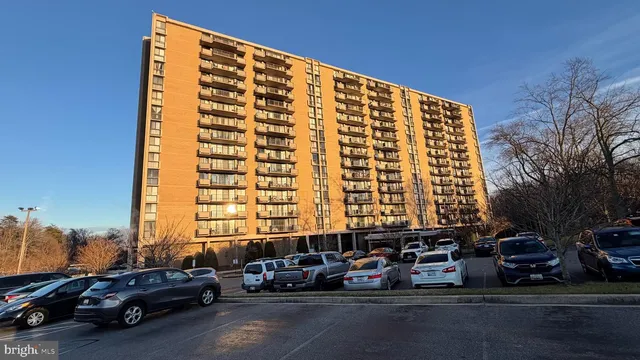 6100 Westchester Park Dr #609, College Park, MD 20740