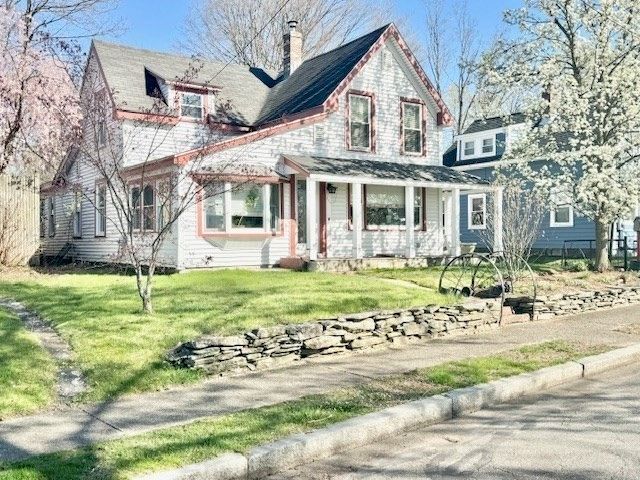 6 Forest St, Ayer, MA 01432