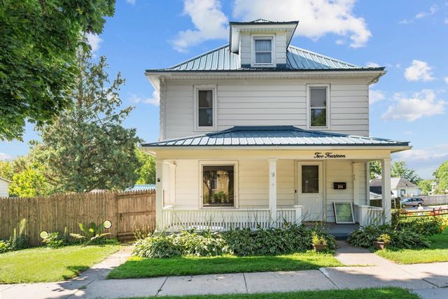 214 11th St, Baraboo, WI 53913