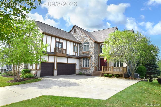 10130 Saint Ives Way, Grand Blanc, MI 48439