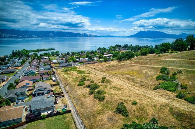 275 Lakeview Dr, Lakeport, CA 95453