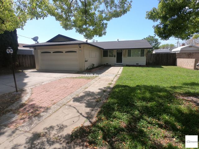 867 Carmel Ave, Livermore, CA 94550