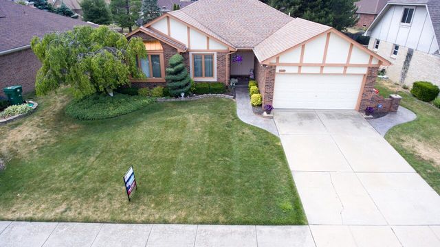 46689 Barbara Rd, Macomb, MI 48044
