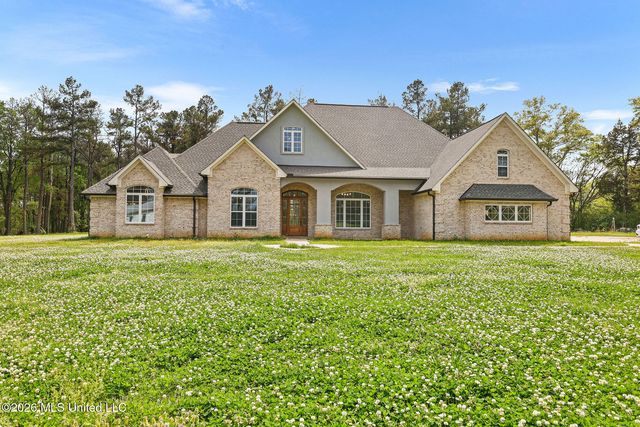 744 Georgetown St, Hazlehurst, MS 39083