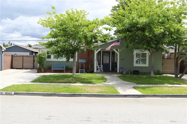 8082 San Hacienda Cir, Buena Park, CA 90620