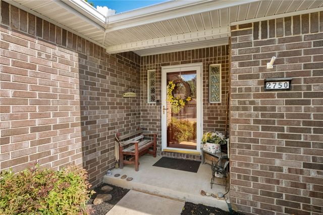 2750 E  Londonderry Dr, Fayetteville, AR 72701
