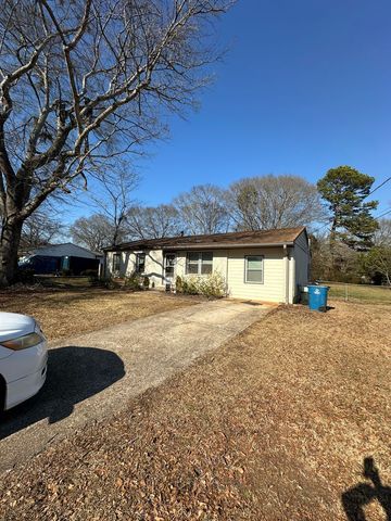 175 Morning Dr, Athens, GA 30606