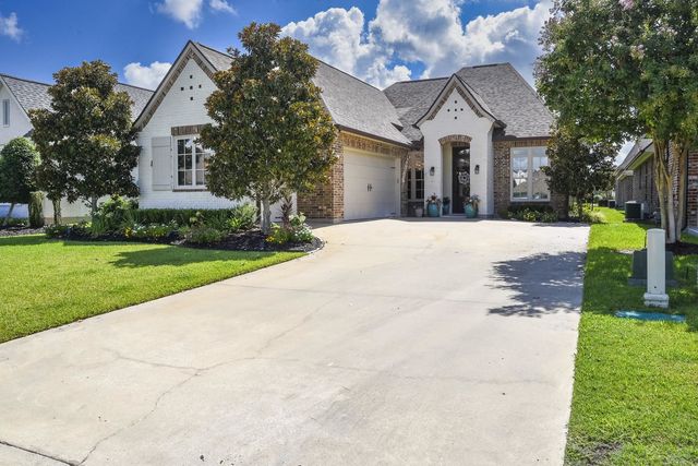 5835 Fire Willow Dr, Lake Charles, LA 70605