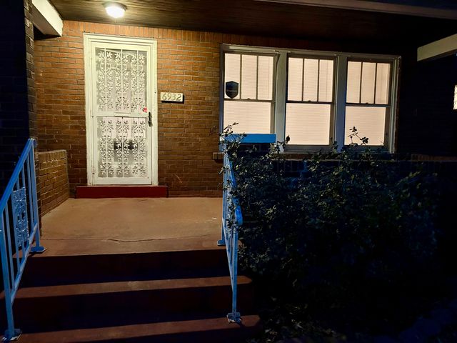 6932 Plymouth Ave, Saint Louis, MO 63130
