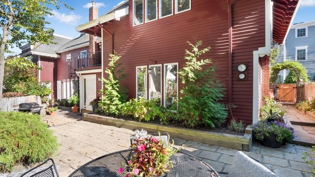4 Coffin Ct, Newburyport, MA 01950