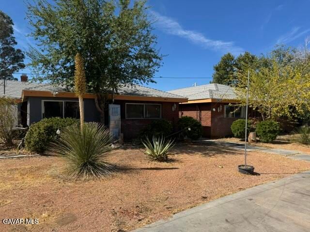 1902 W  Avenue L, Lancaster, CA 93534