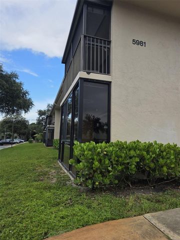 5981 Washington St #206, Hollywood, FL 33023