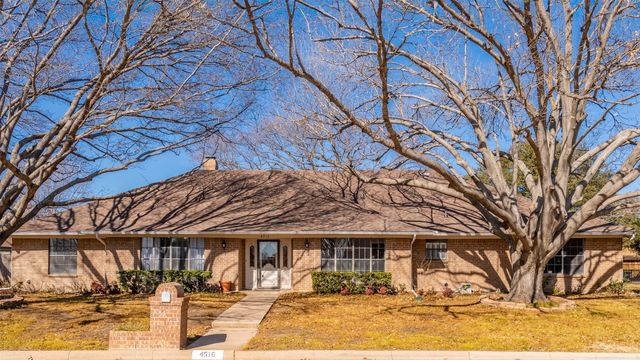 4516 French Lake Dr, Fort Worth, TX 76133