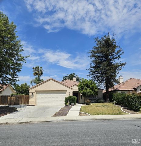 10704 Sunset Canyon Dr, Bakersfield, CA 93311