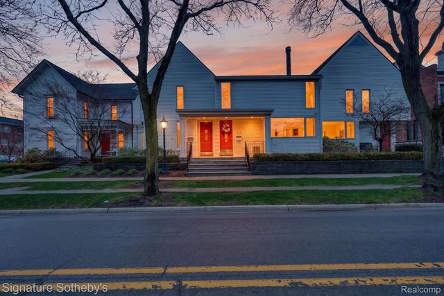 372 W  Brown St, Birmingham, MI 48009