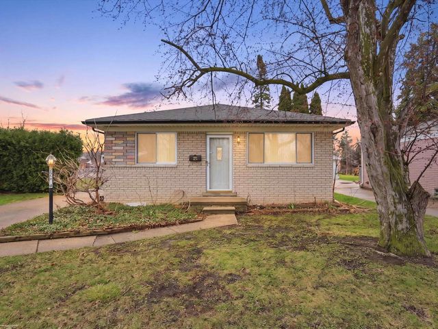 27624 Edward St, Roseville, MI 48066