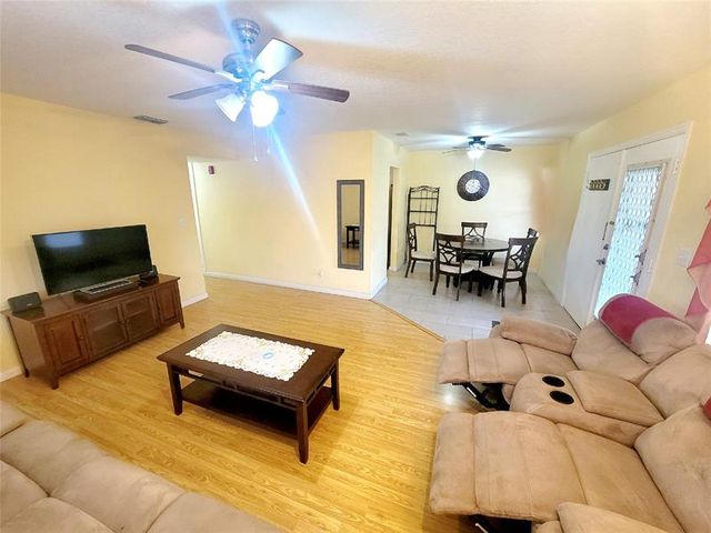 2901 NW 47th Ter #338A, Lauderdale Lakes, FL 33313