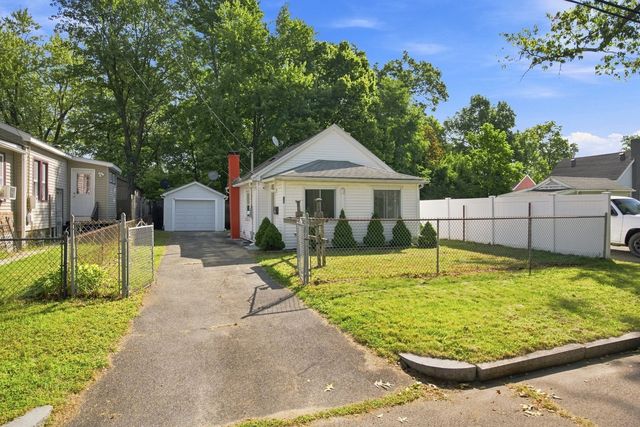 15 Alice St, Springfield, MA 01109