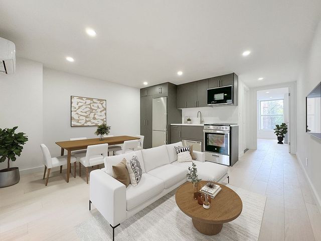 108 1st Ave #4, New York, NY 10009