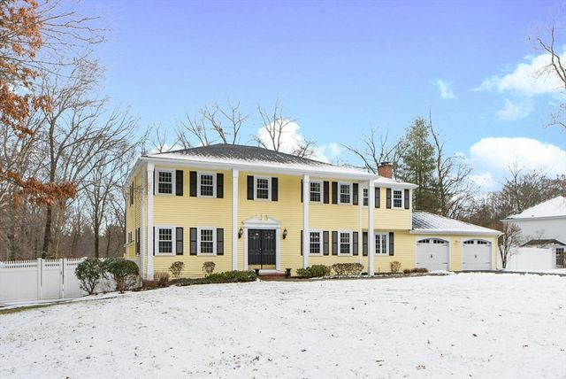 68 Indian Hill Rd, Medfield, MA 02052