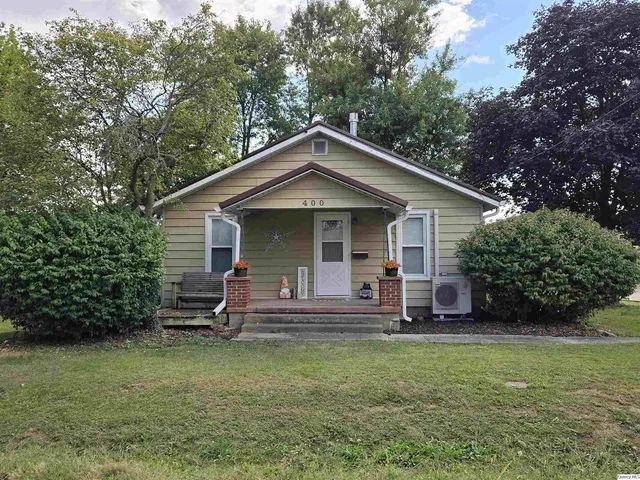 400 E  Chestnut St, Mount Sterling, IL 62353