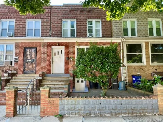 22-29 36th Street, Astoria, NY 11105