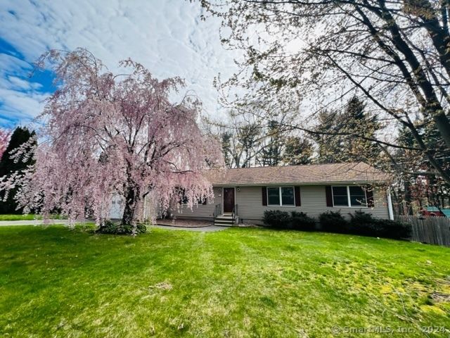 47 Franklin Ave, Derby, CT 06418