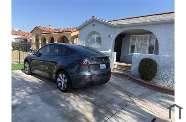 627 W  109th St, Los Angeles, CA 90044
