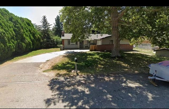 8819 W  Shellie Ln, Boise, ID 83704