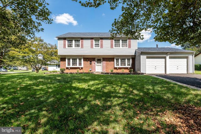 27 E Ln, Willingboro, NJ 08046