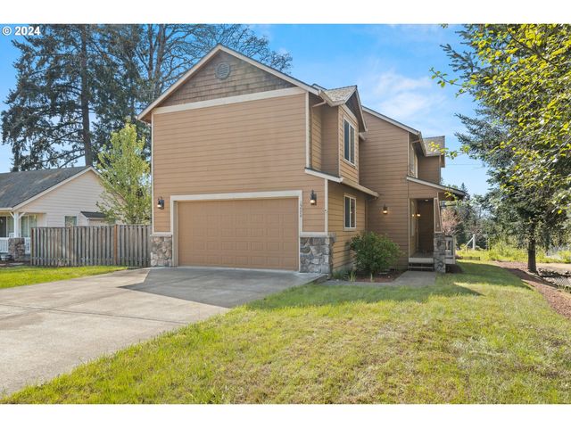 15974 Swan Ave, Oregon City, OR 97045