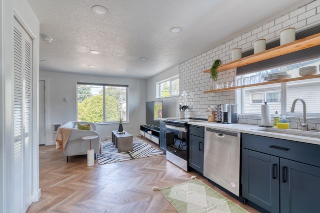 5222 SE Holgate Blvd, Portland, OR 97206