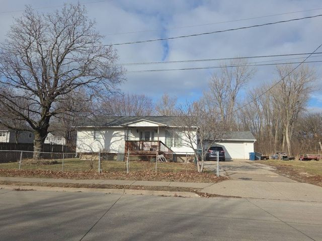 2309 Morton Dr, East Moline, IL 61244