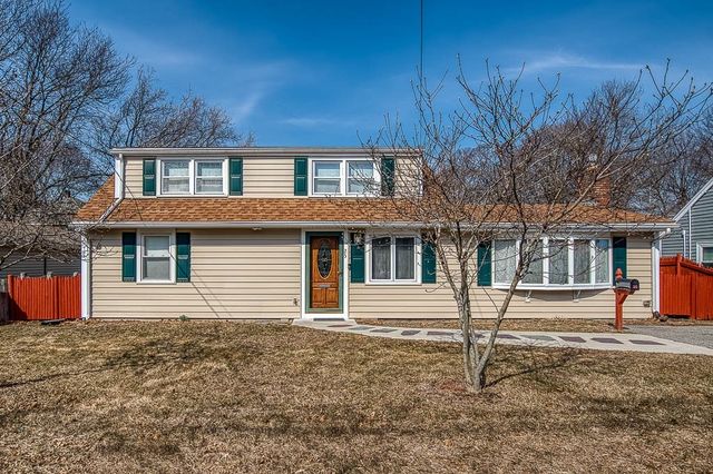 25 Forest St, Peabody, MA 01960
