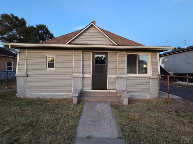 308 N  8th St, Lamar, CO 81052