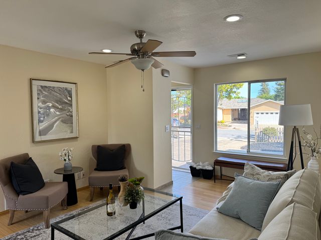 966 Chelan Dr, Sunnyvale, CA 94087