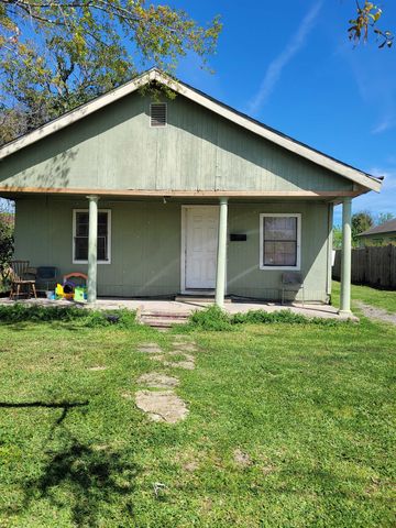 2030 Caldwell Ave, Beaumont, TX 77703