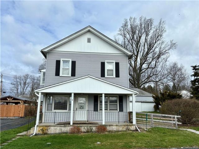 8 Gregory Rd, Middletown, NY 10940