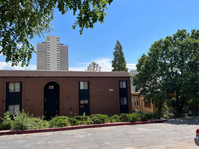 68 E  200 N #13, Salt Lake City, UT 84103