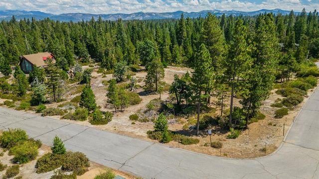 15 Fawn Lily Ln, Shaver Lake, CA 93664